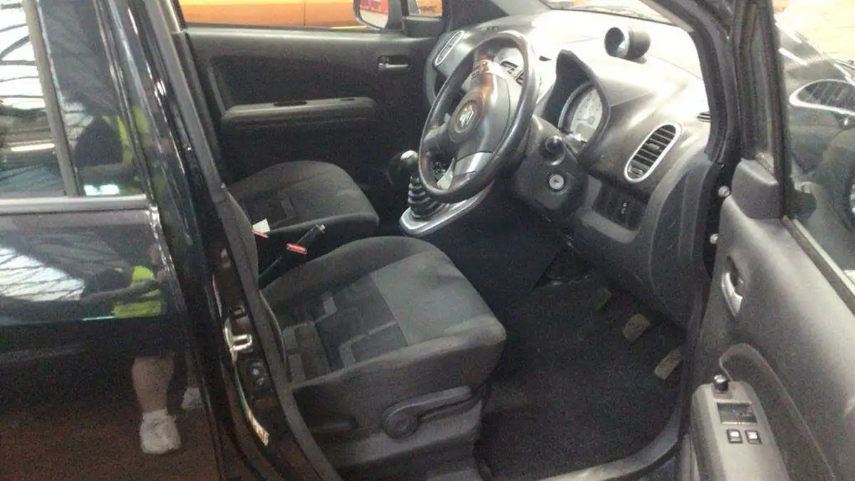 2011-suzuki-splash-10-sz3-big-2
