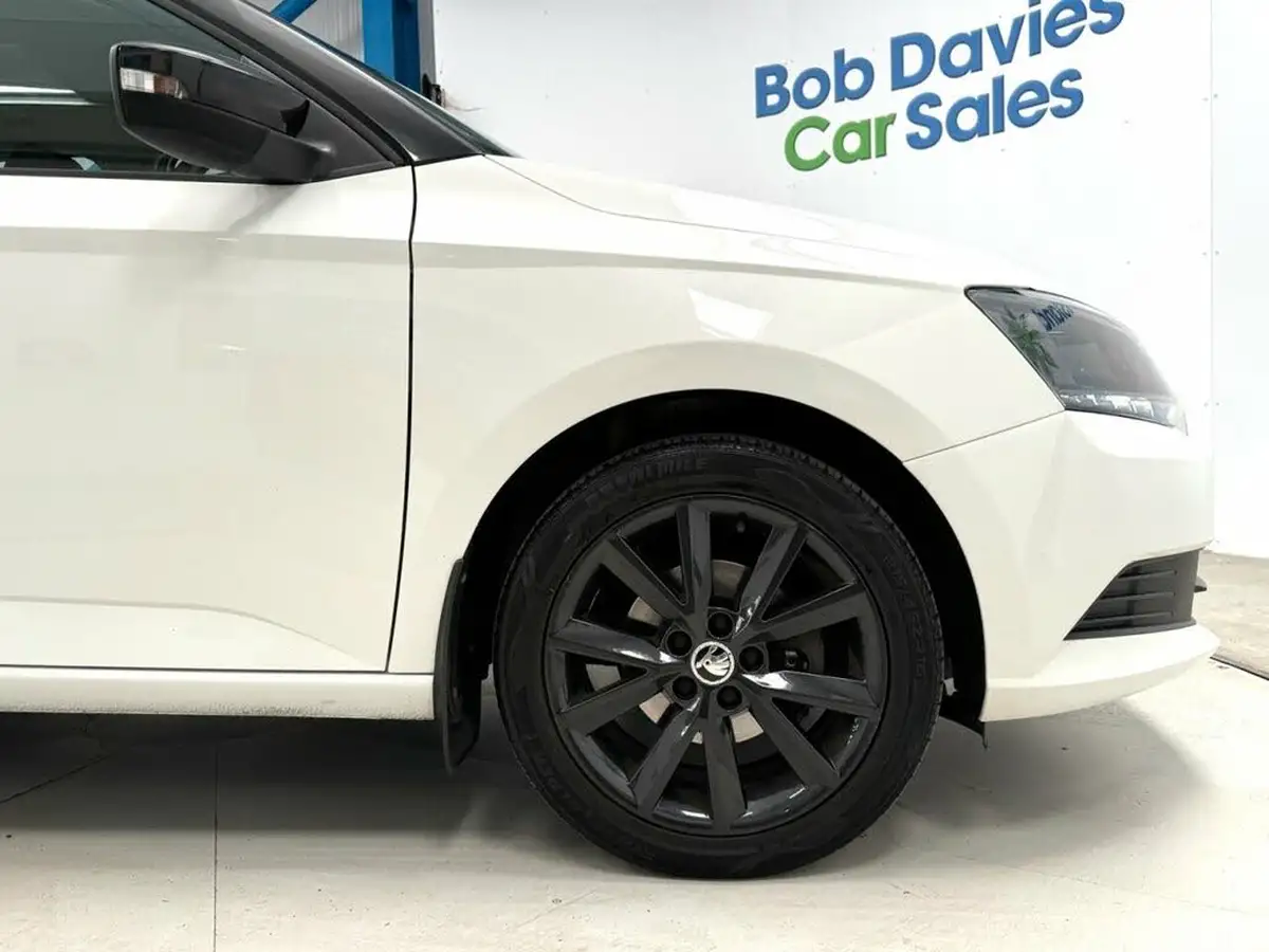 2016-skoda-fabia-12-tsi-colour-edition-big-12