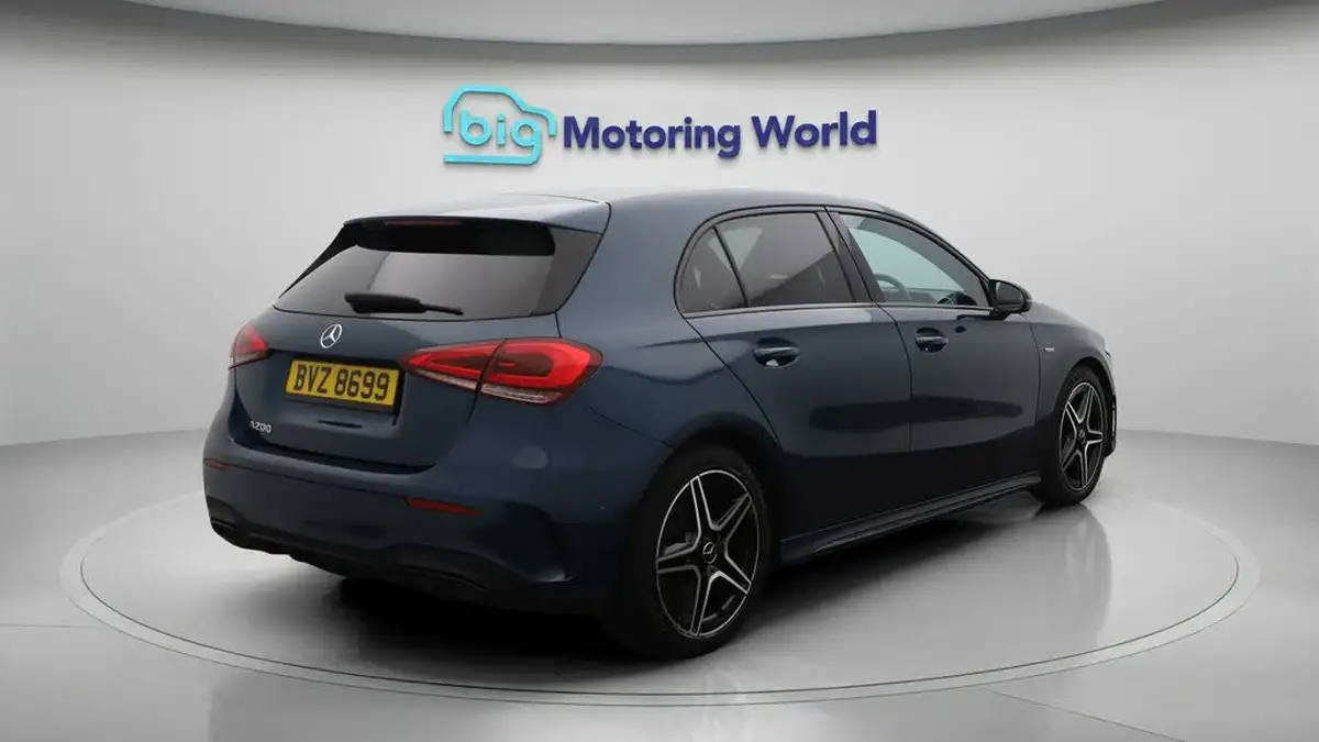 2022-mercedes-benz-a-class-13-a200-amg-line-edition-executive-hatchback-5d-big-7