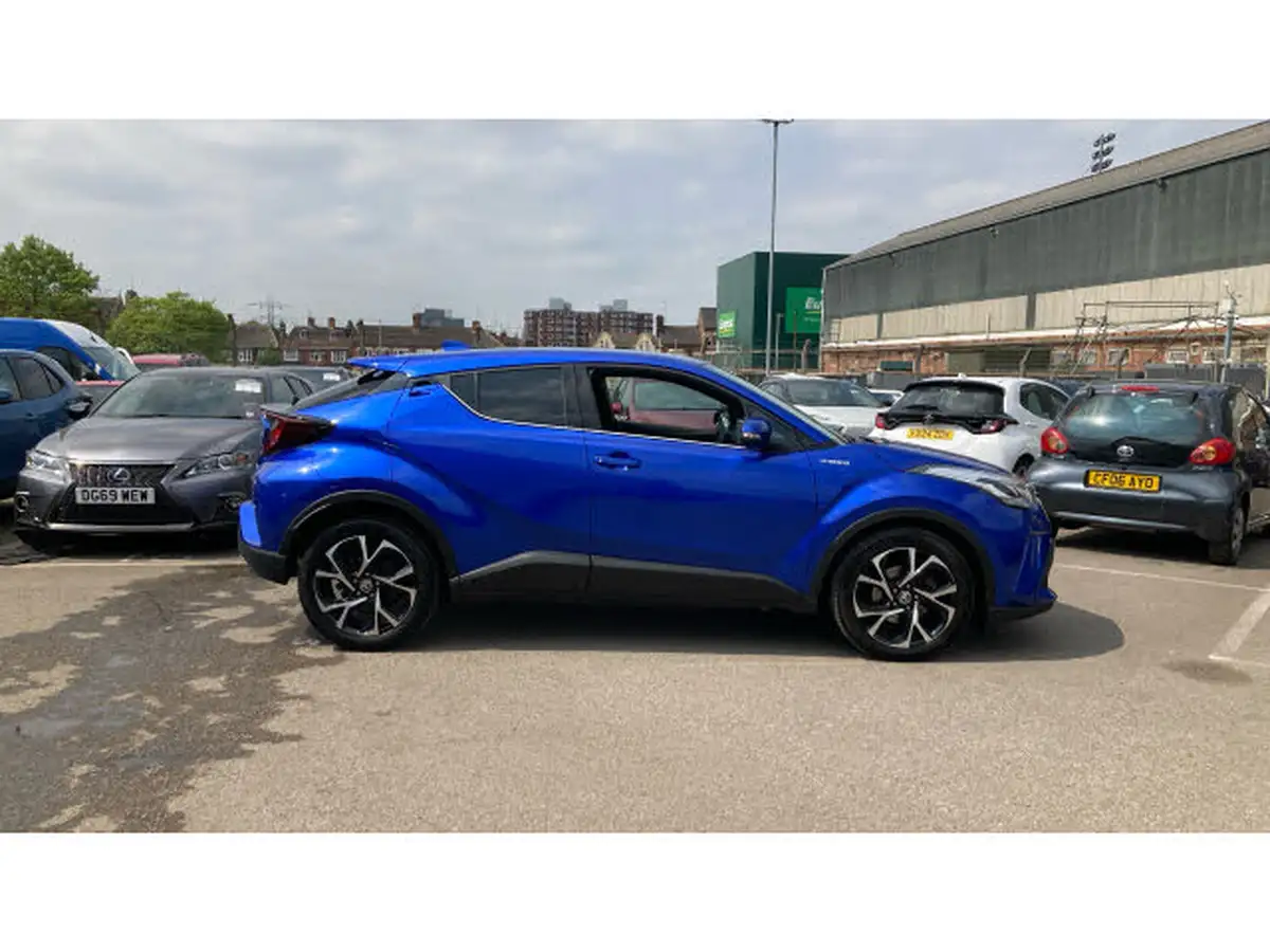 2022-toyota-c-hr-18-vvt-i-design-big-15
