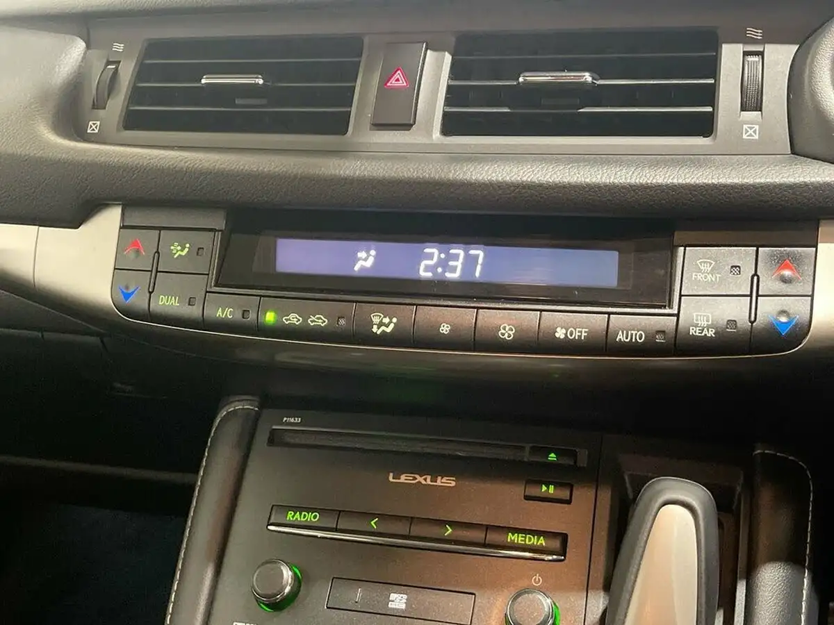2021-lexus-ct-200h-18-ct-big-7