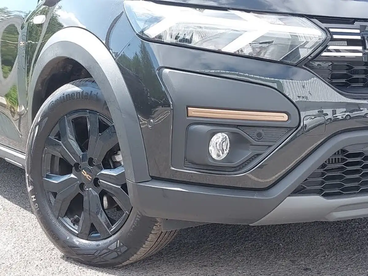 2024-dacia-sandero-stepway-10-tce-extreme-90bhp-big-8