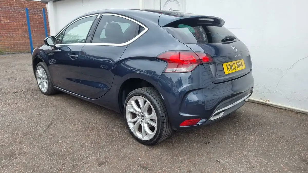 2013-citroen-ds4-16td-dstyle-big-6