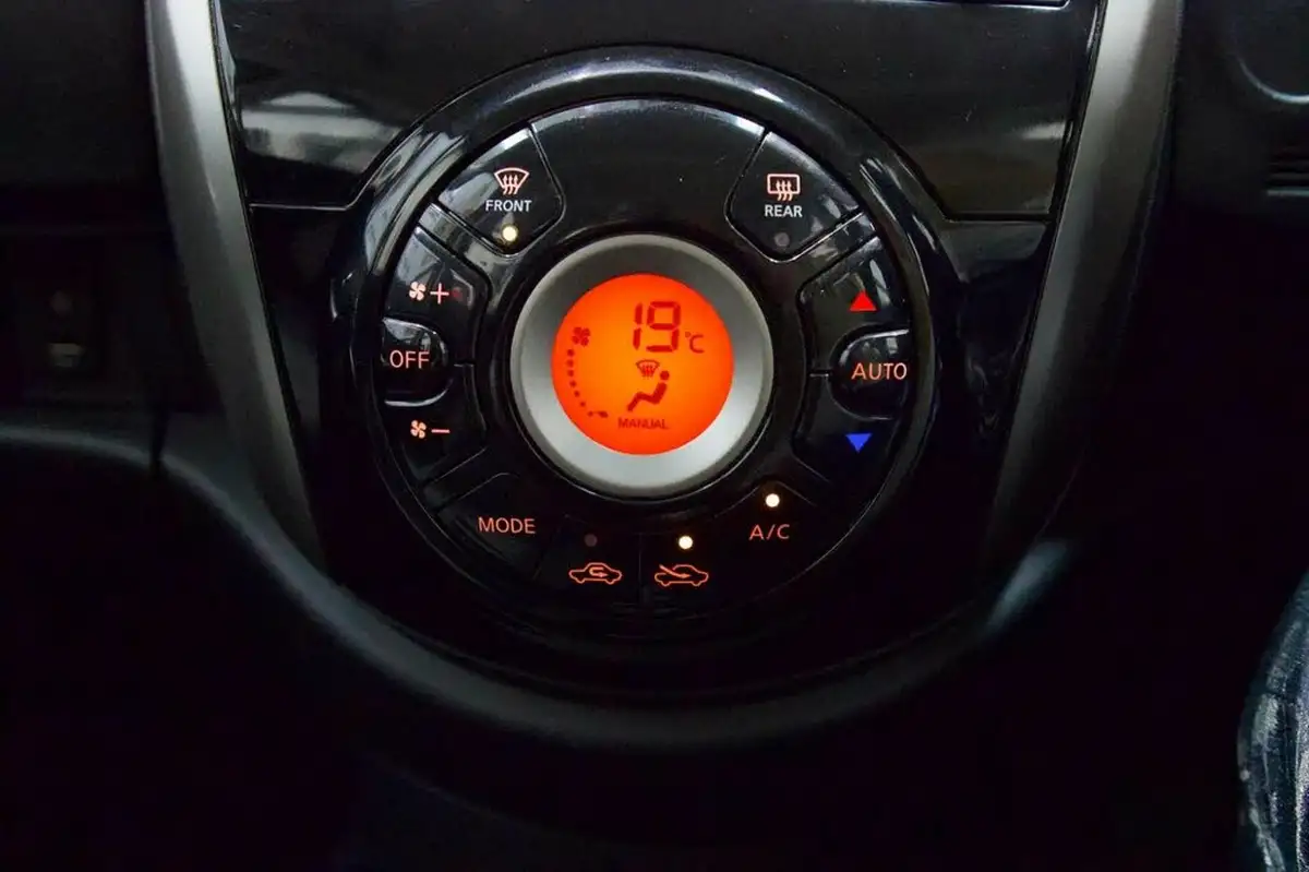 2015-nissan-micra-12-acenta-80ps-big-20