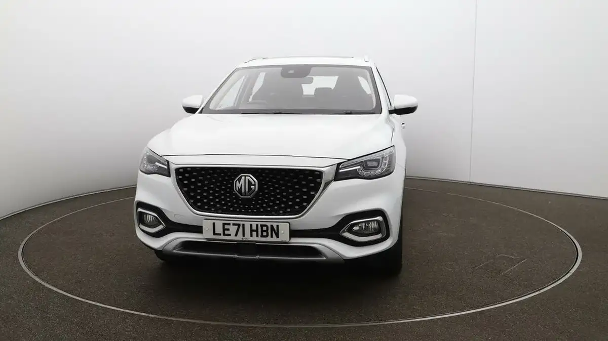 2022-mg-hs-15t-gdi-exclusive-162ps-big-40