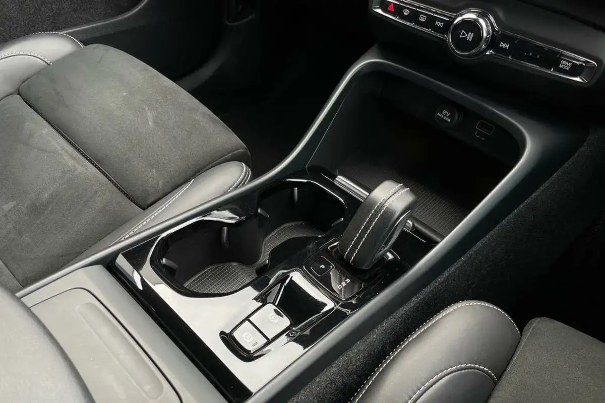 2021-volvo-xc40-15-t3-r-design-161bhp-auto-big-40
