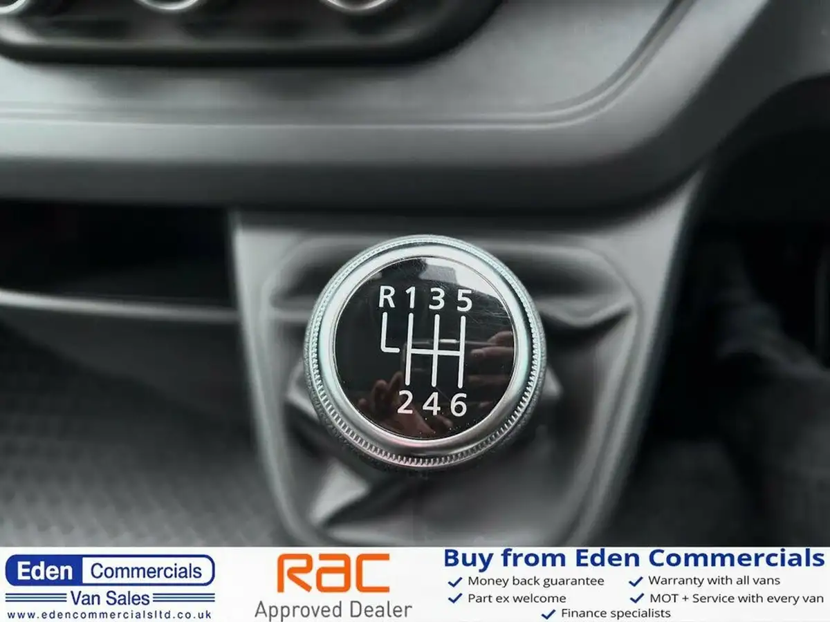 2024-renault-trafic-20dci-ll30-130-advance-panel-big-13