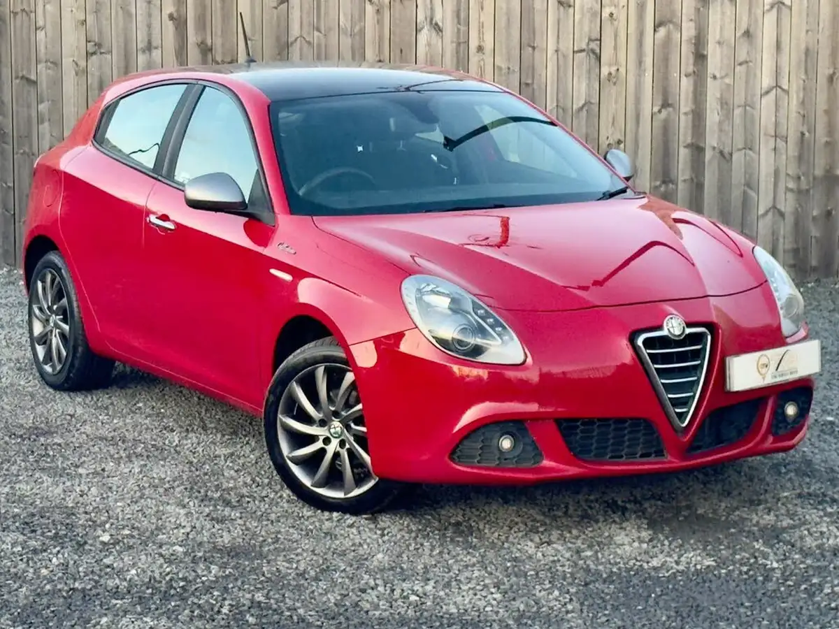 2013-alfa-romeo-giulietta-14-collezione-120bhp-big-0