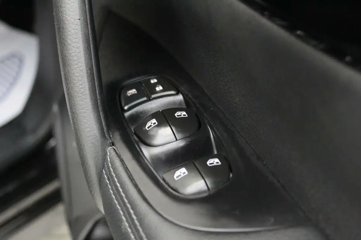 2019-nissan-qashqai-15dci-acenta-premium-heat-pack-big-33