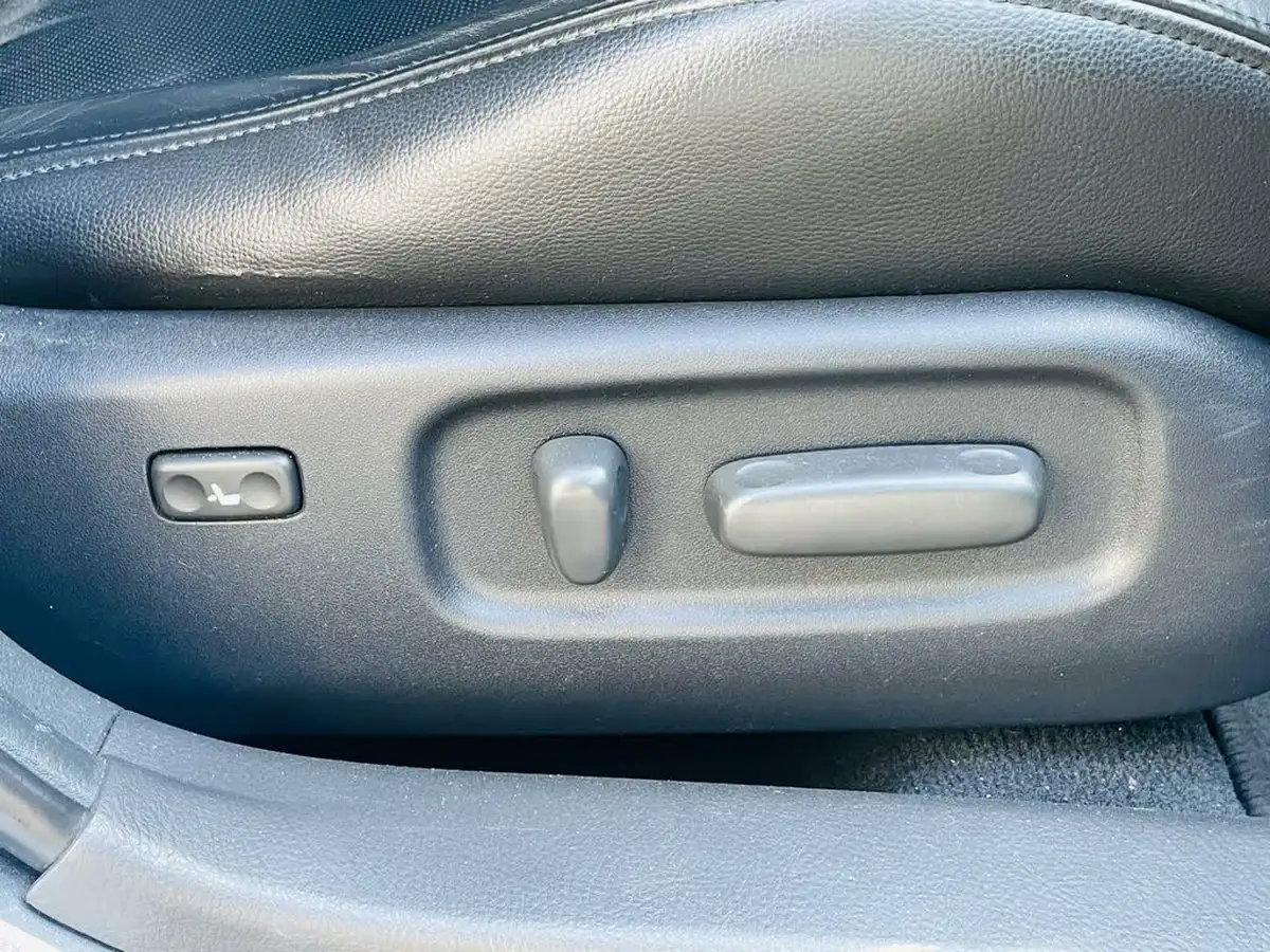 2007-toyota-avensis-20-t-spirit-hatchback-5d-auto-big-11