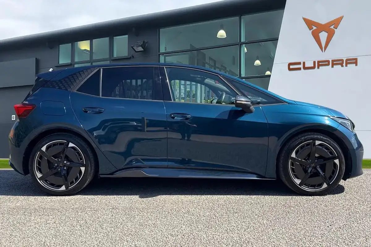 2022-cupra-born-e-v3-204ps-58kwh-big-2
