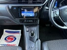 2016-toyota-auris-small-26