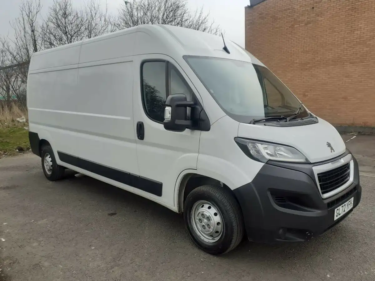 2022-peugeot-boxer-22-bluehdi-professional-premium-335-l3h2-panel-big-6