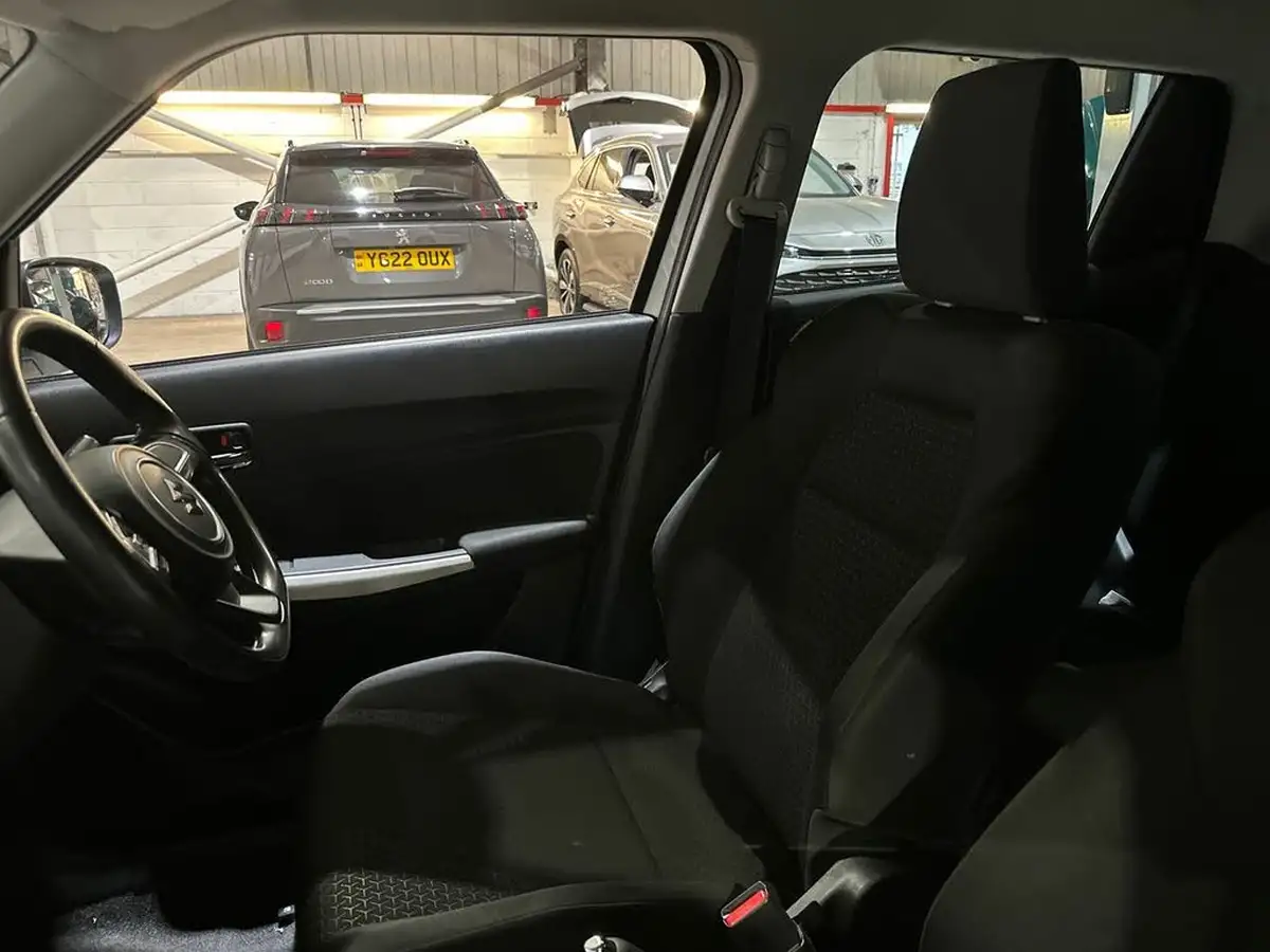 2018-suzuki-swift-10-boosterjet-sz-t-111ps-big-27