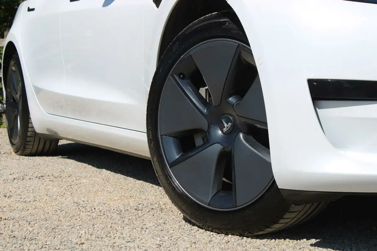 2021-tesla-model-3-e-standard-plus-big-8