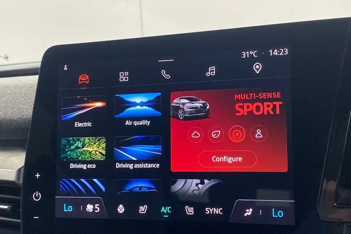 2023-renault-megane-e-tech-e-techno-big-23