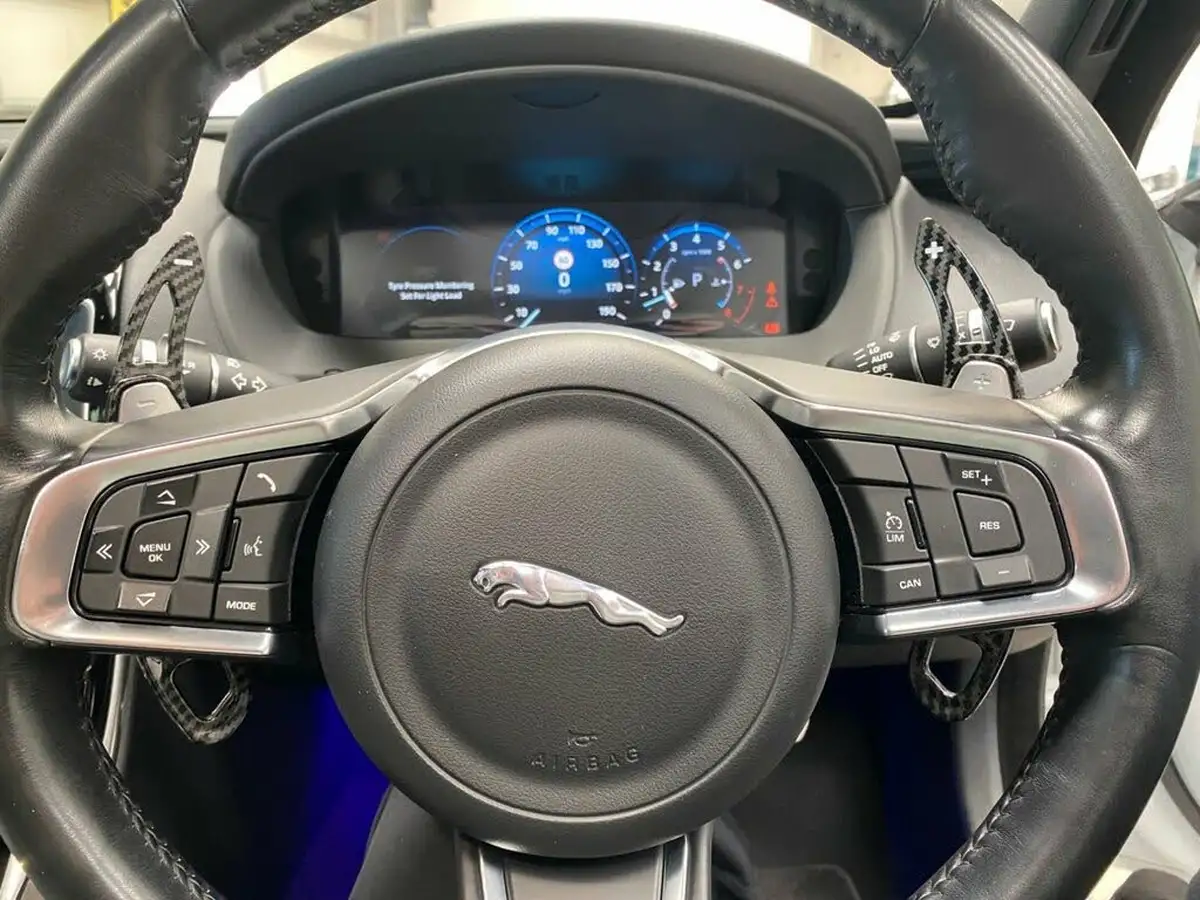 2017-jaguar-xe-30i-v6-sc-s-380ps-ss-big-8
