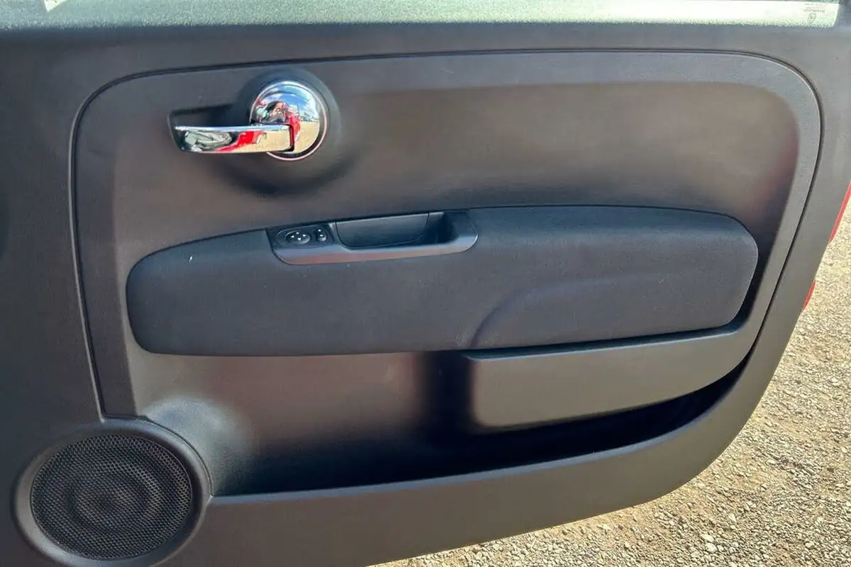 2020-fiat-500-10-lounge-big-17