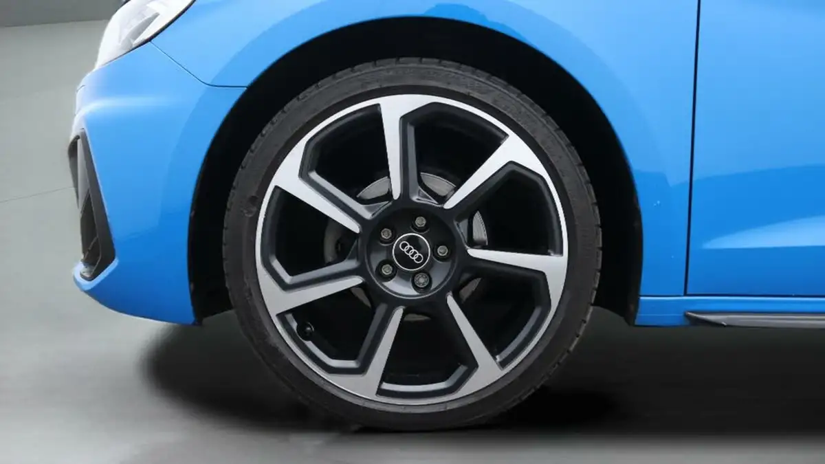 2021-audi-a1-10-25-tfsi-black-edition-s-tronic-big-18
