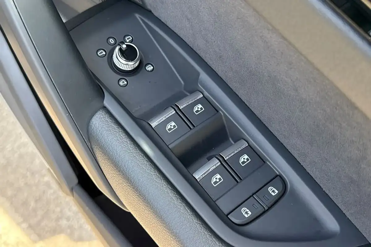 2025-audi-q5-20-tdi-s-line-suv-big-27