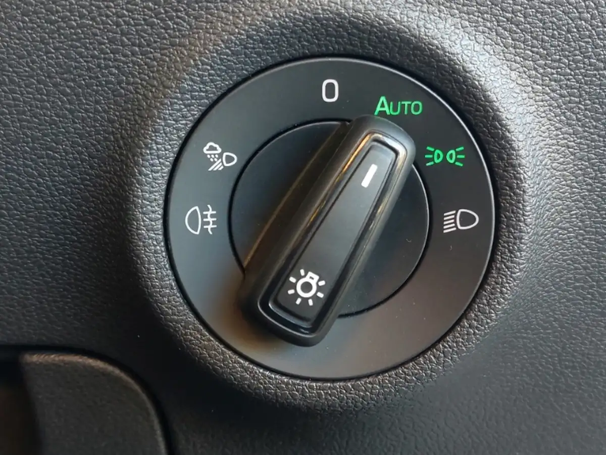 2023-skoda-karoq-20-tsi-sportline-big-13