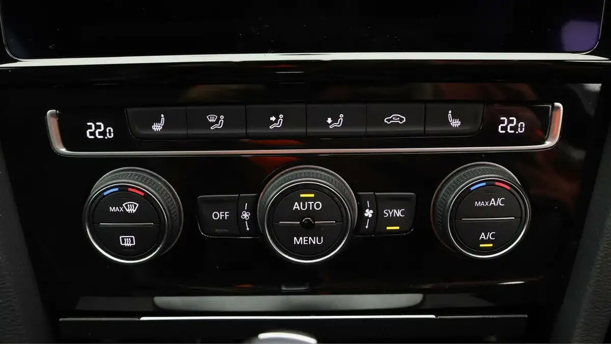 2020-volkswagen-golf-15-tsi-r-line-edition-dsg-big-11