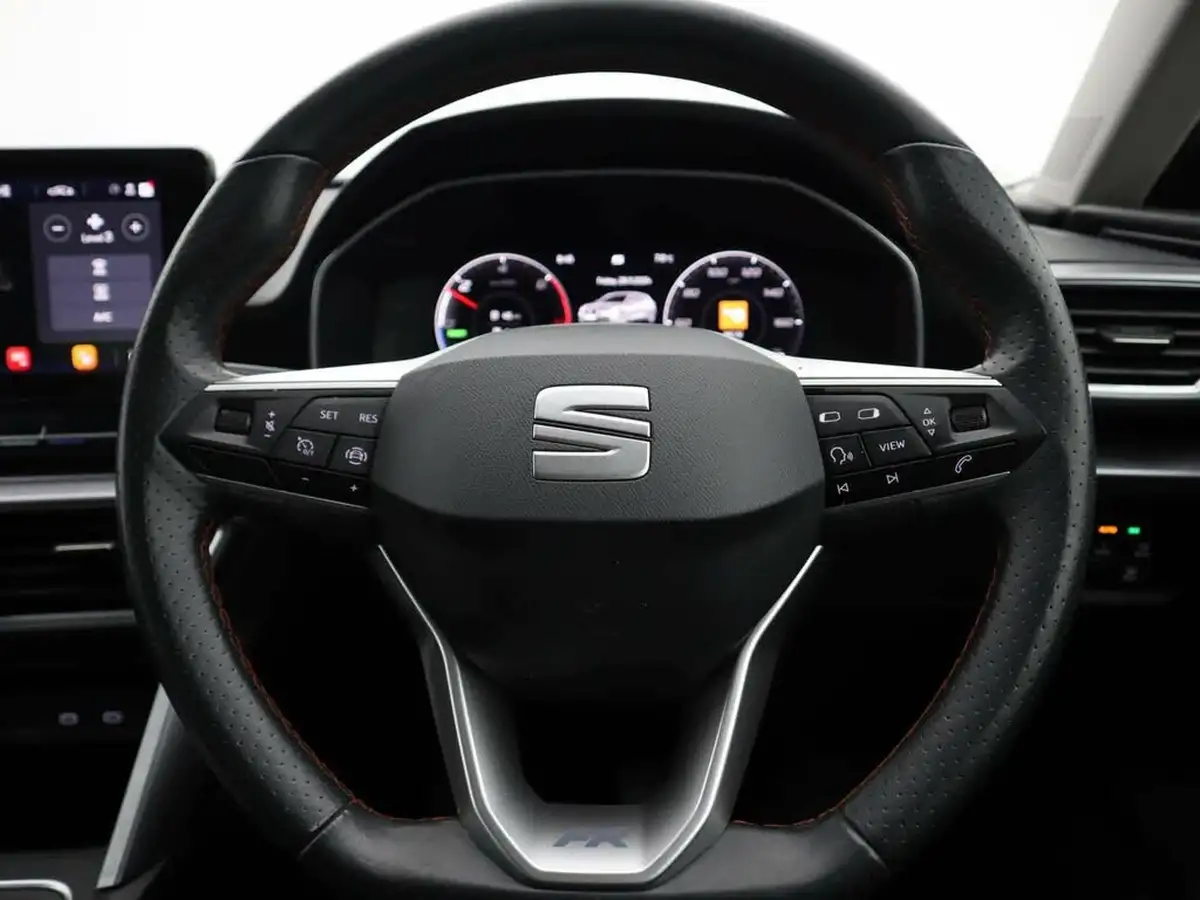 2021-seat-leon-14-e-hybrid-fr-hatchback-big-37