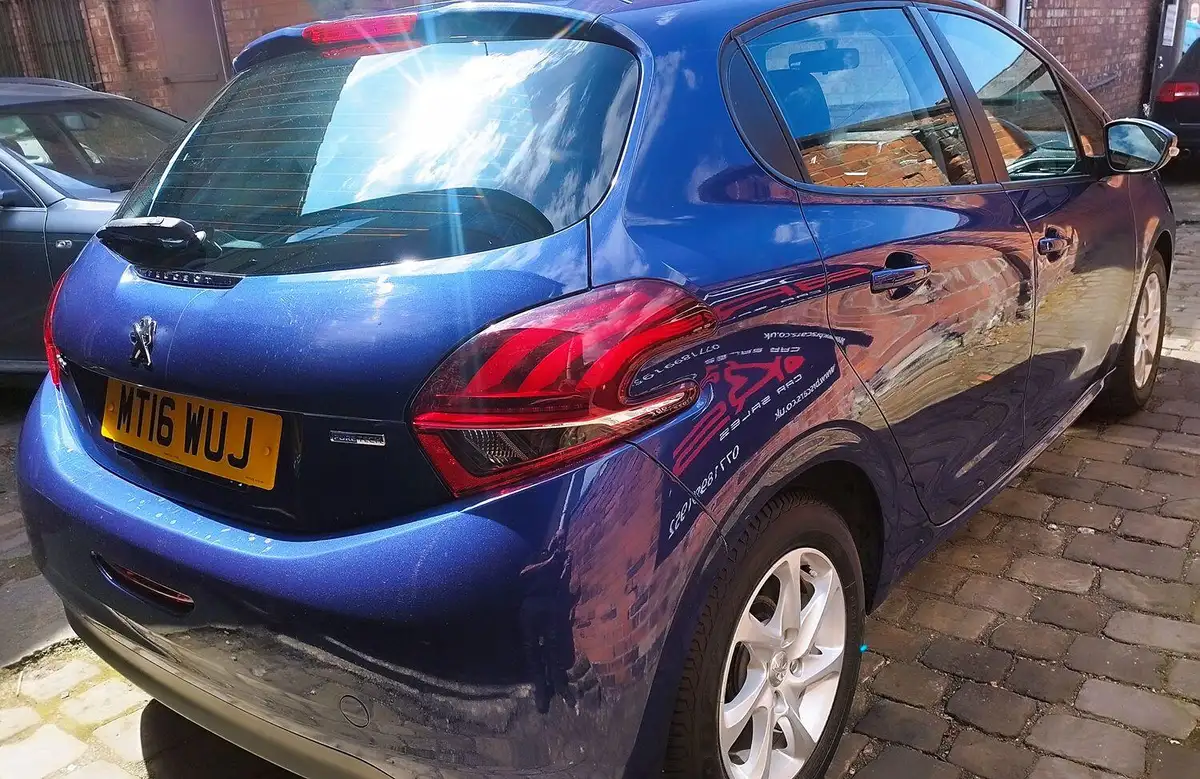 2016-peugeot-208-10-puretech-active-5d-big-2