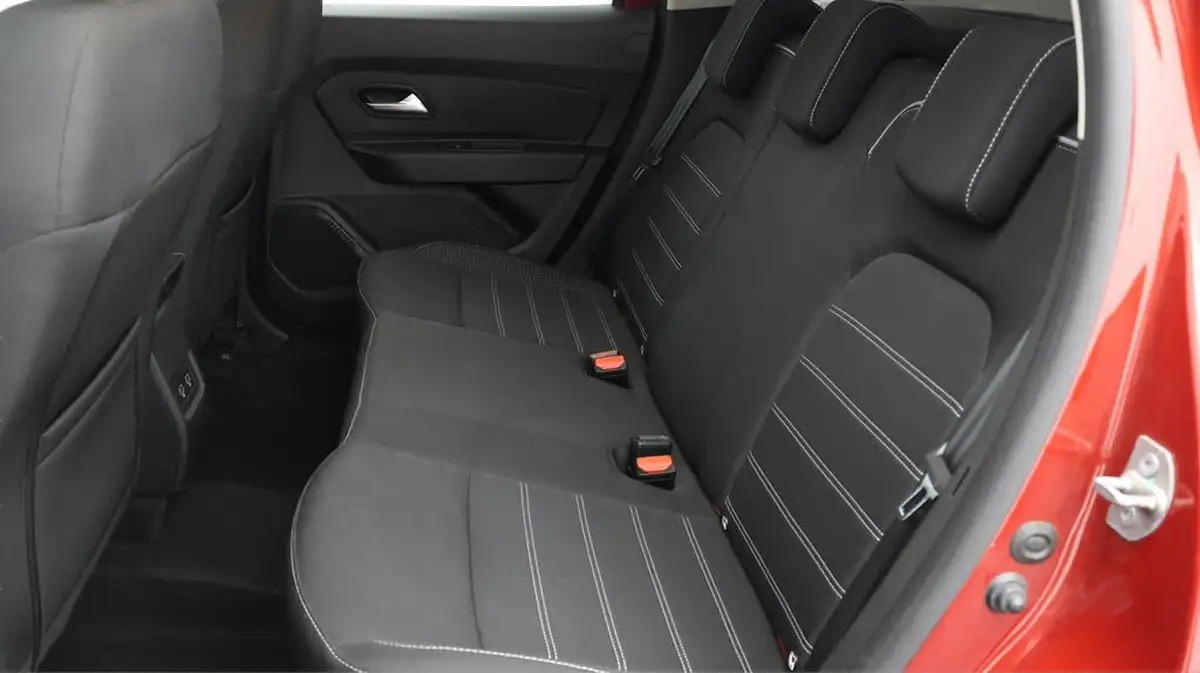 2022-dacia-duster-13-tce-prestige-150bhp-edc-big-15