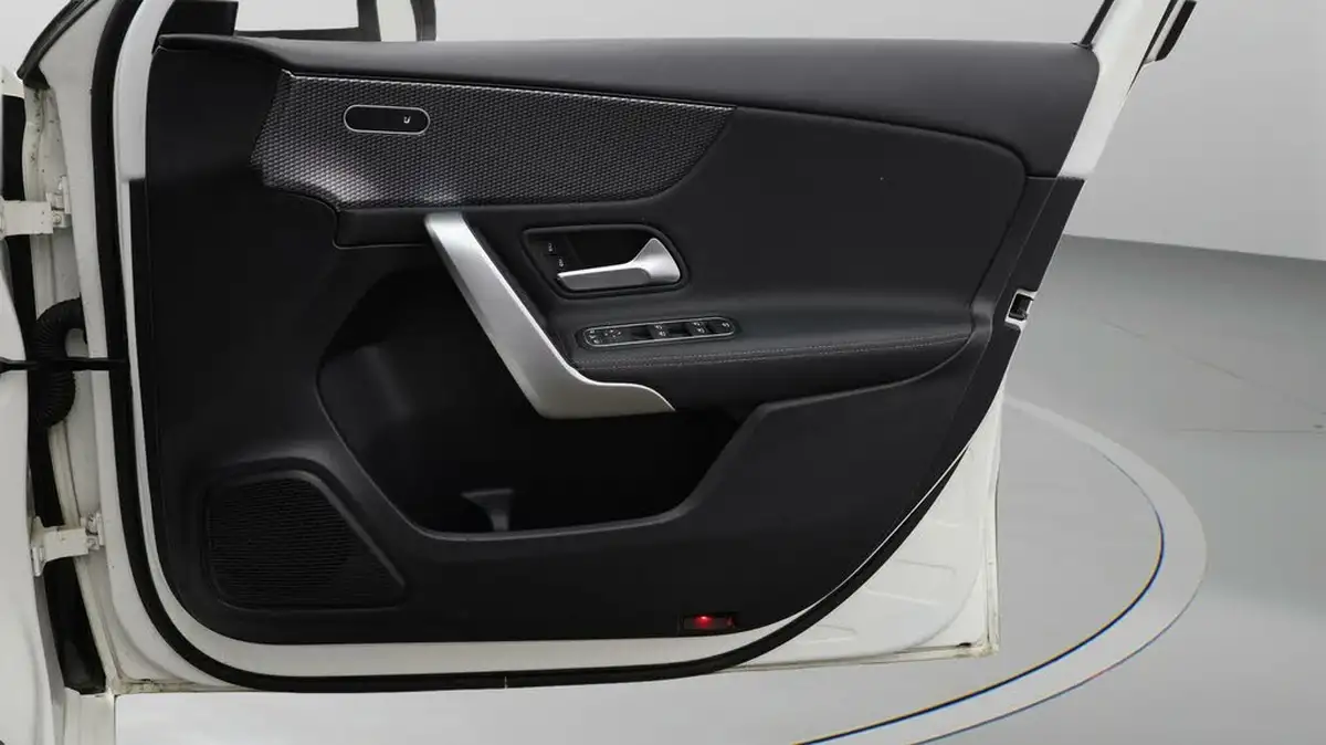 2018-mercedes-benz-a-class-15d-a180d-sport-116ps-executivess-hatchback-5d-7g-dct-big-14