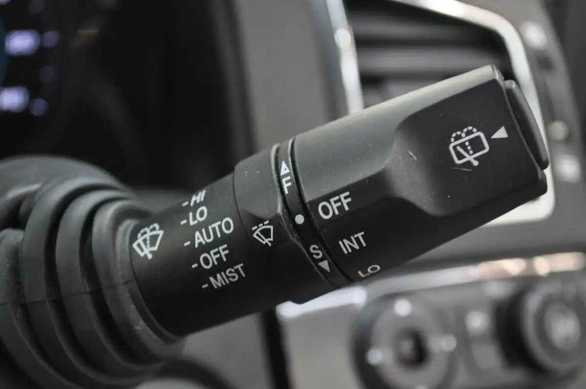 2012-chevrolet-captiva-22td-lt-22vcdi-7st-big-35