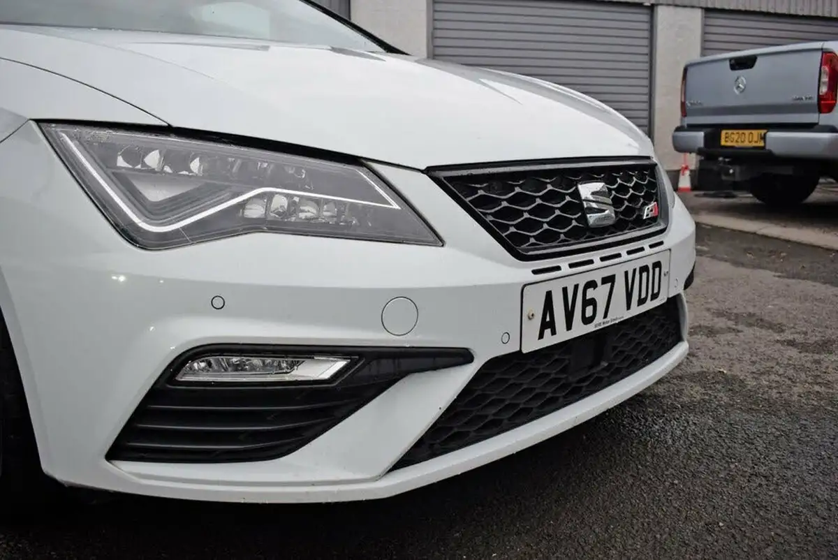 2018-seat-leon-20-tsi-cupra-300-sportcoupe-3d-big-8