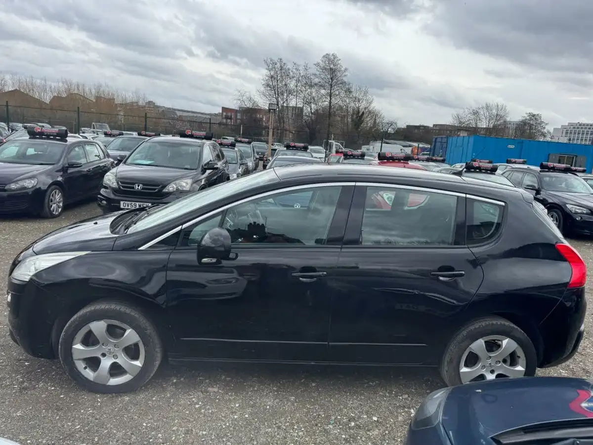 2013-peugeot-3008-crossover-16e-hdi-active-115bhp-fap-big-3