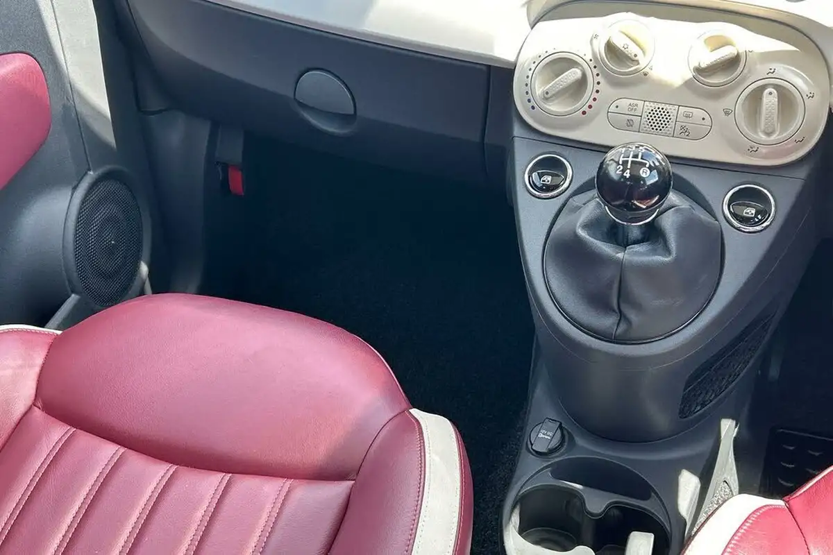 2017-fiat-500-12-lounge-big-16