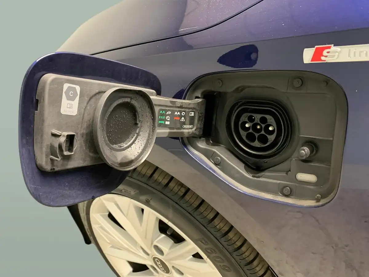 2021-audi-a3-14-40-tfsi-e-s-line-big-40