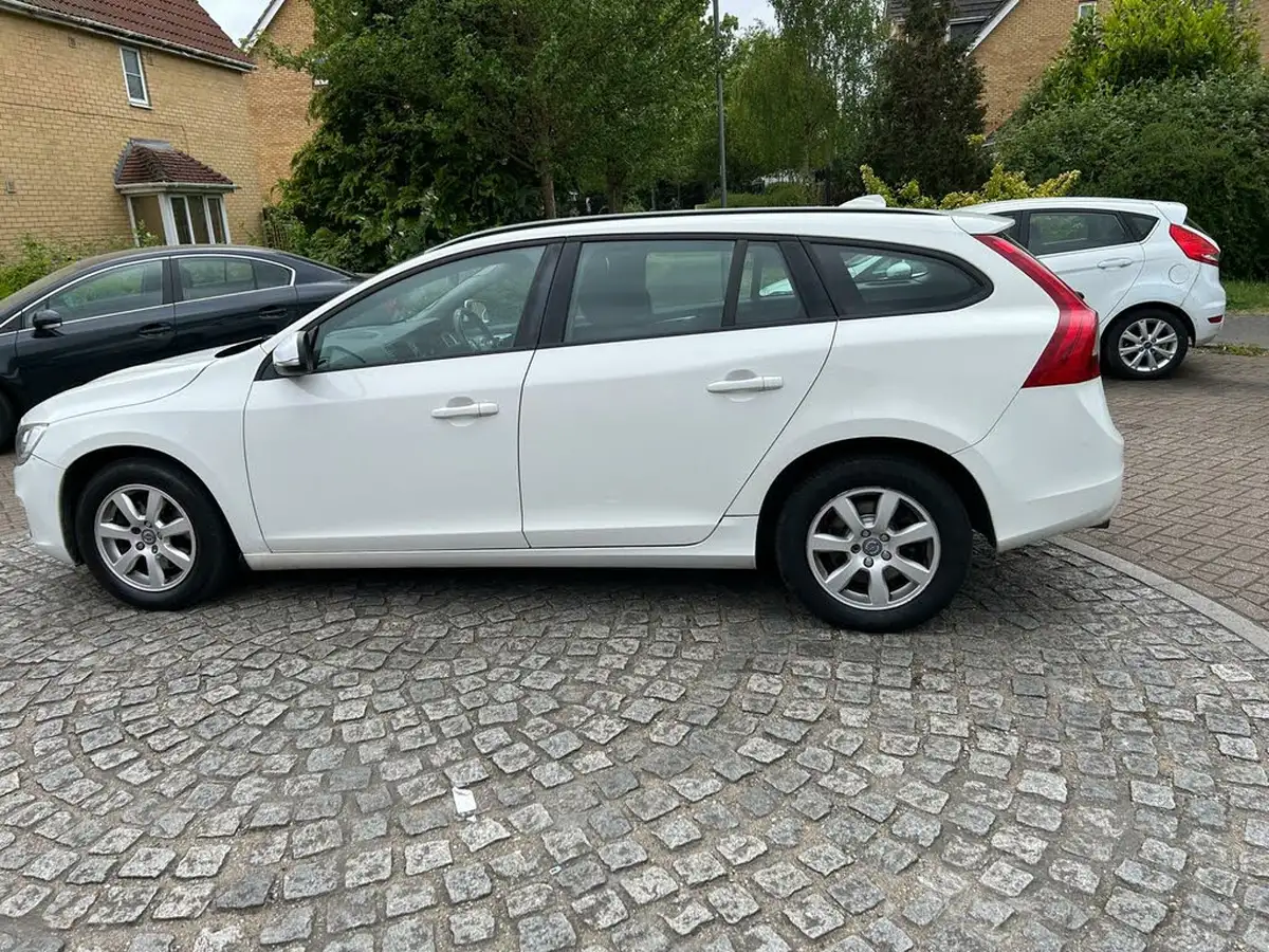 2014-volvo-v60-16td-d2-business-edition-powershift-big-4