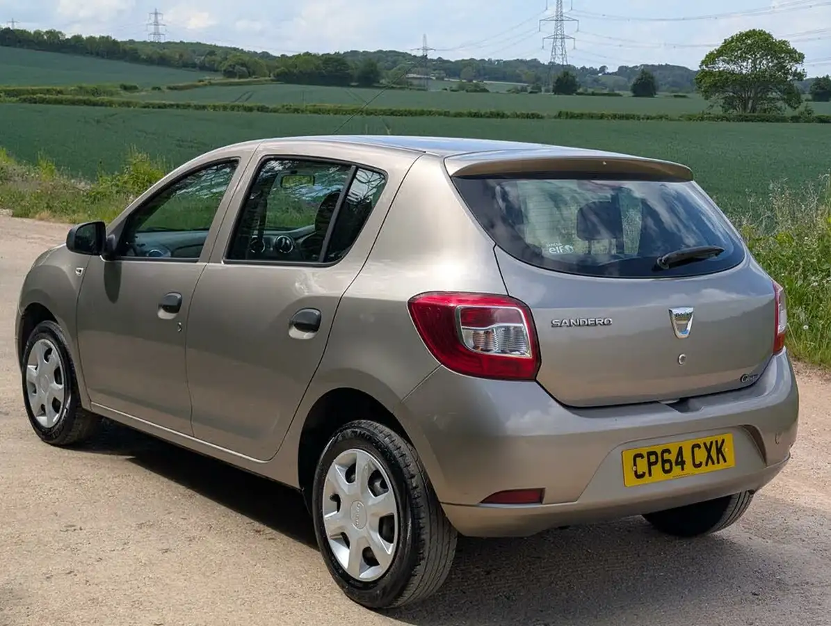 2015-dacia-sandero-12-ambiance-big-4