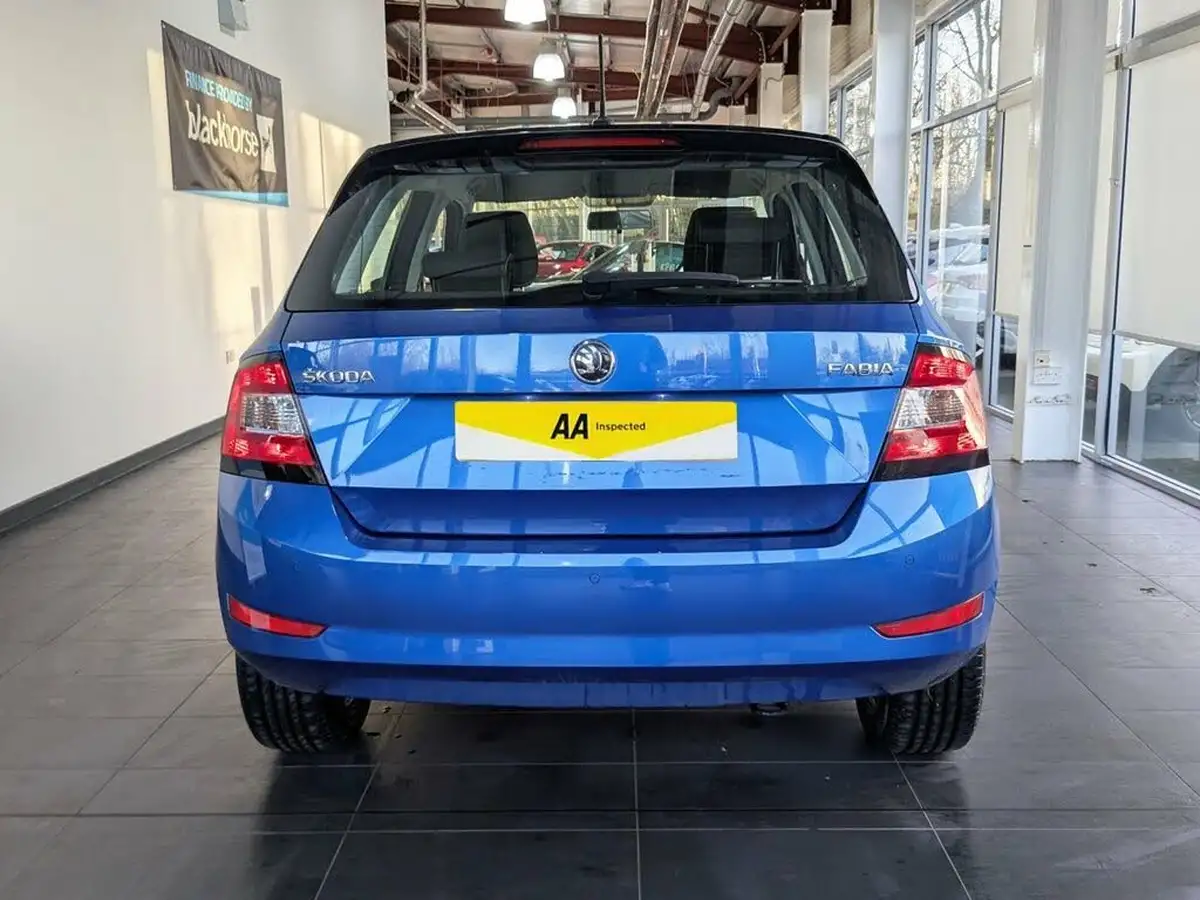 2019-skoda-fabia-10-mpi-colour-edition-60ps-big-9