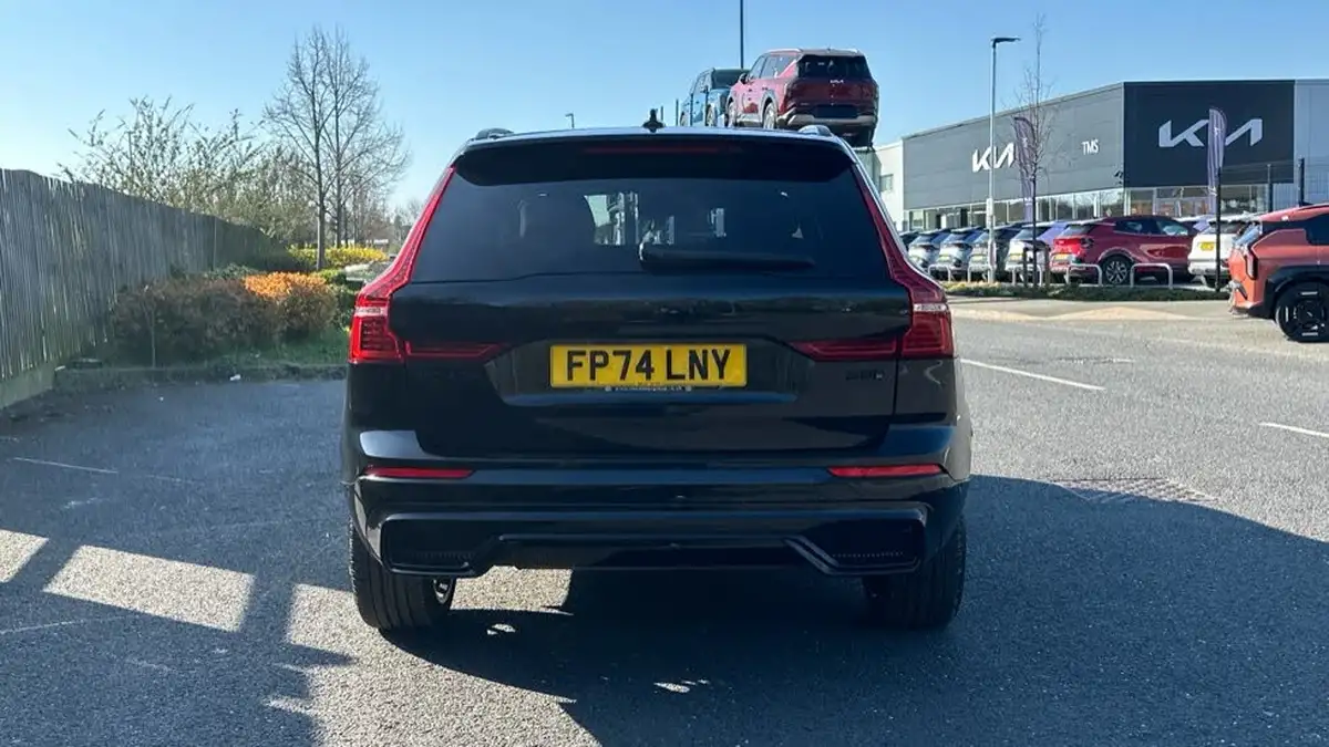 2024-volvo-xc60-20-b5-plus-black-edition-big-12