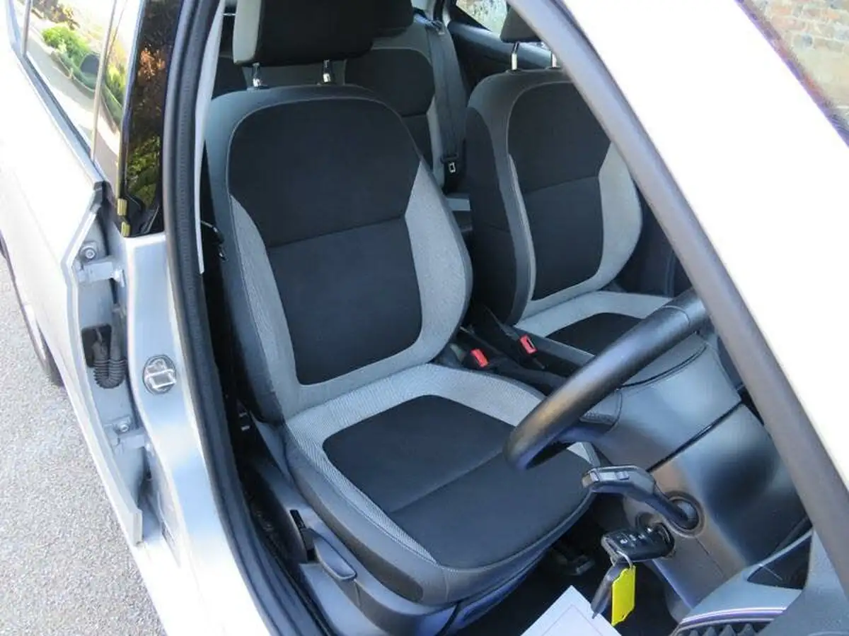 2015-skoda-fabia-14tdi-se-hatchback-dsg-big-11
