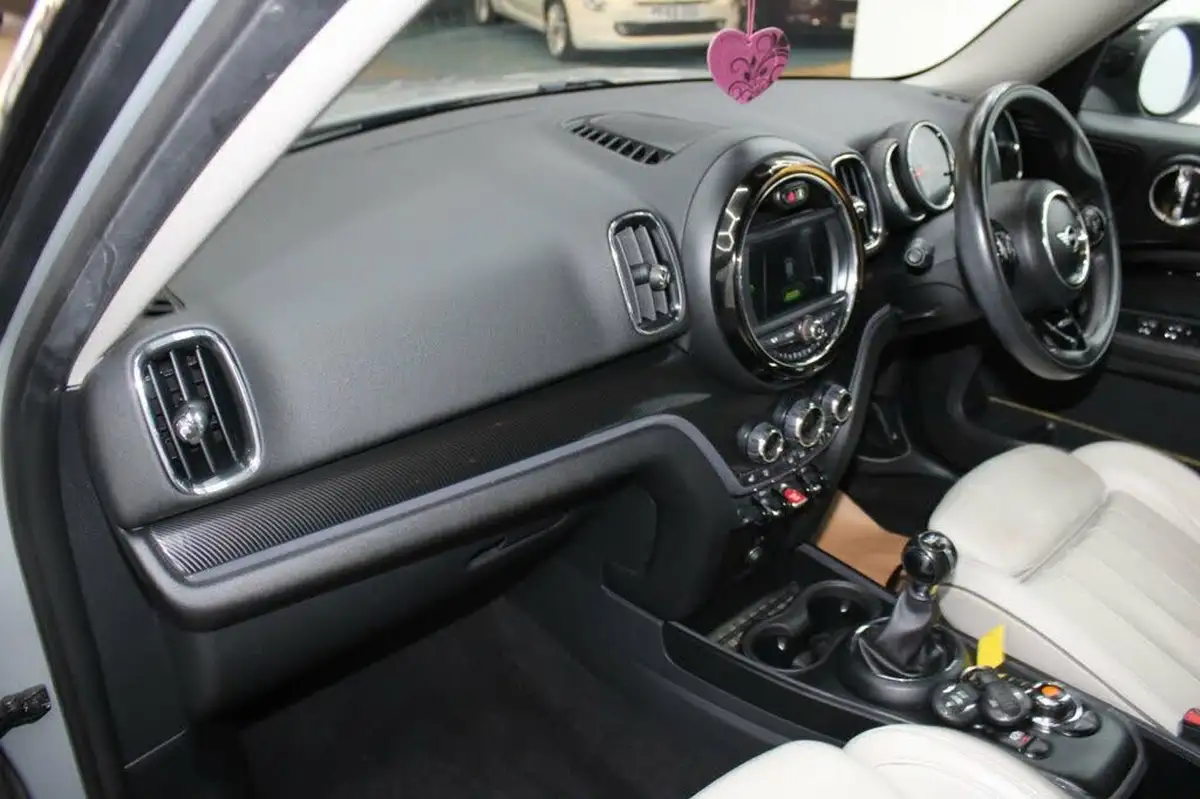 2019-mini-countryman-15-cooper-exclusive-ss-big-17