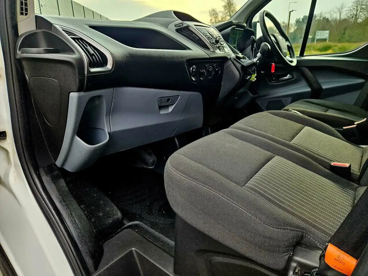 2015-ford-transit-custom-22tdci-330-l2h1-trend-125ps-panel-van-big-15