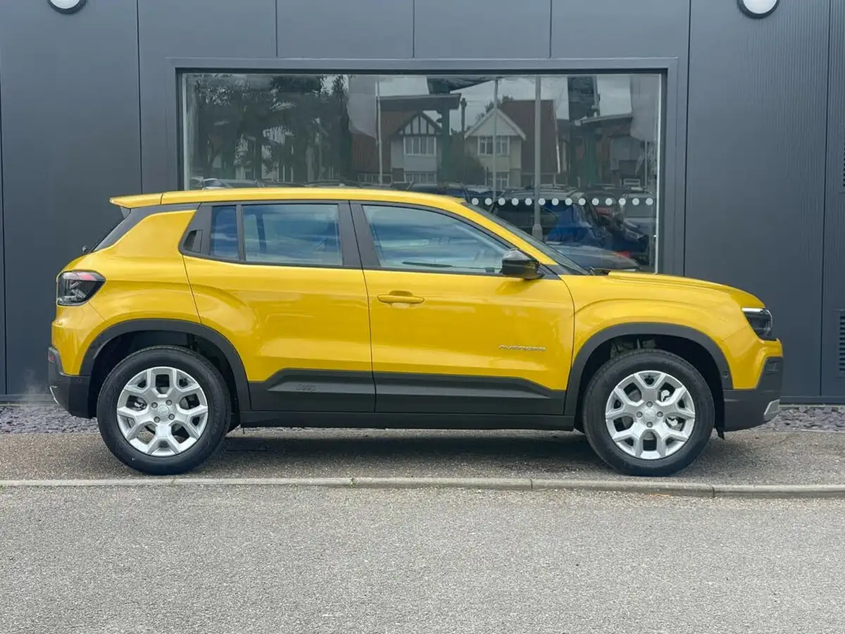 2024-jeep-avenger-12-gse-altitude-big-4