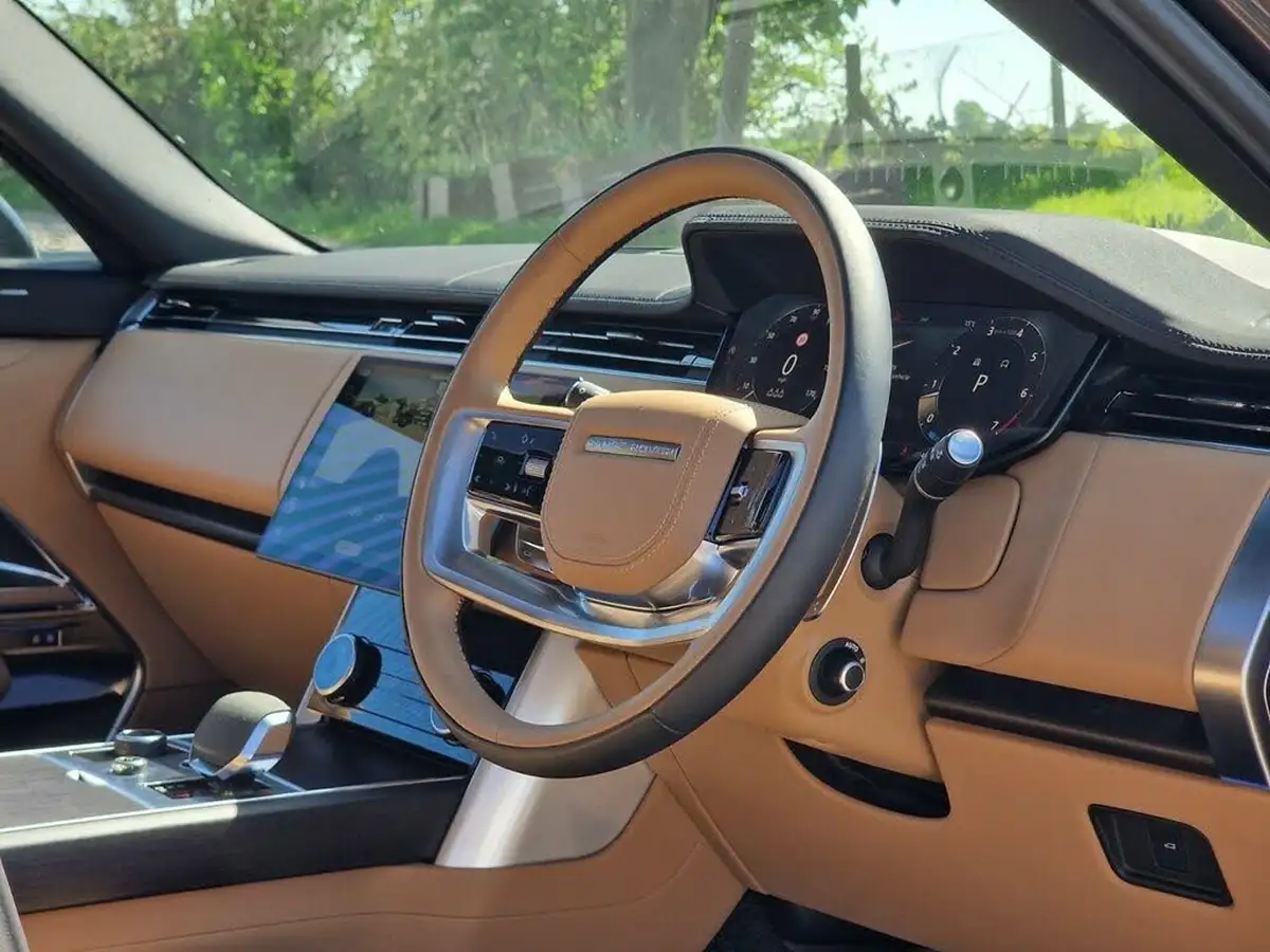 2023-land-rover-range-rover-30-p400-hse-big-15
