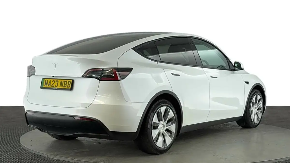 2023-tesla-model-y-e-rwd-big-3