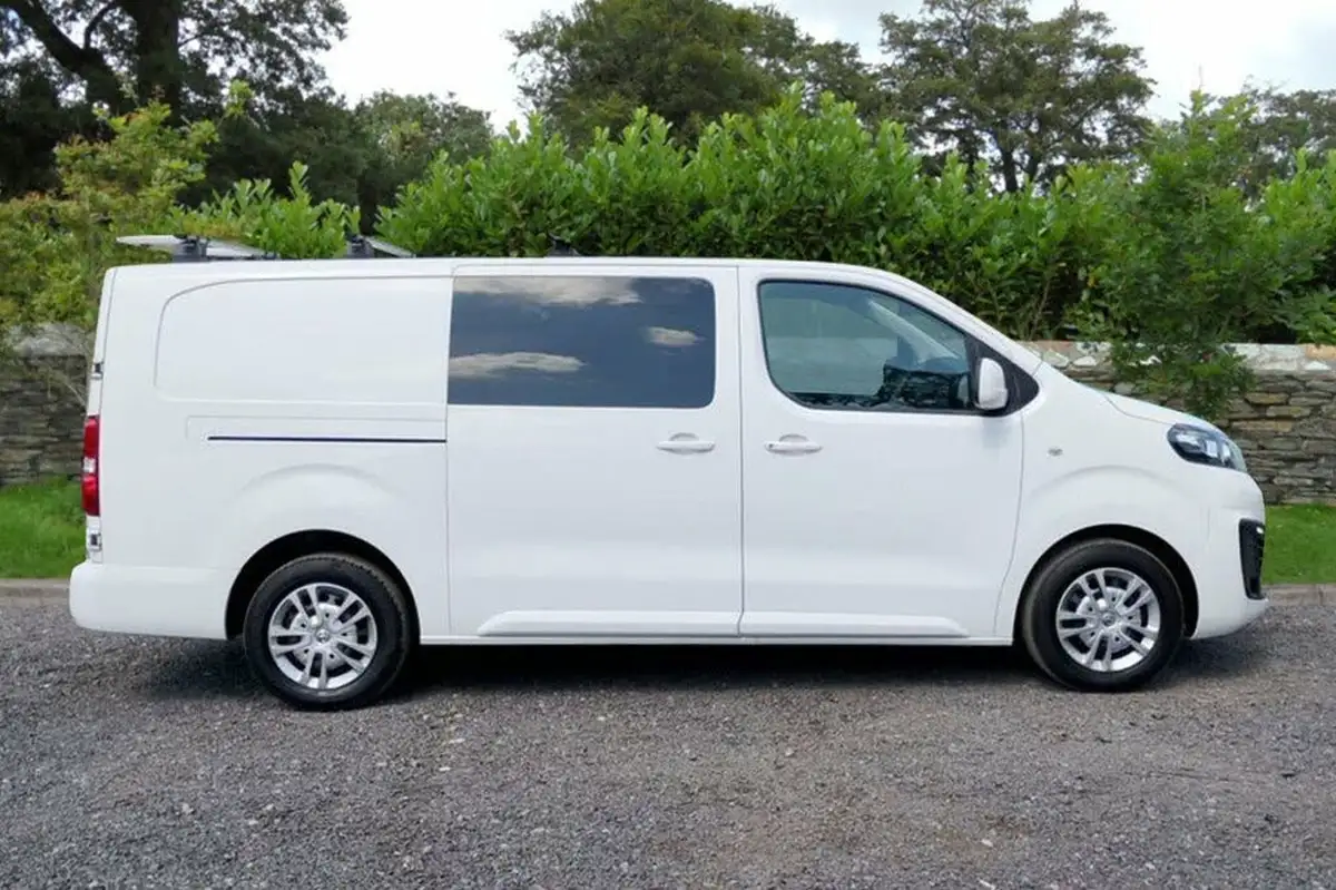 2020-vauxhall-vivaro-20td-3100-l2h1-sportive-120pseu6dt-double-cab-big-16