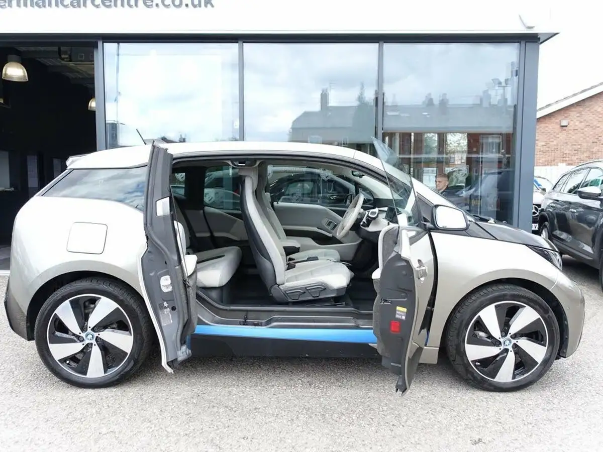 2016-bmw-i3-e-big-41