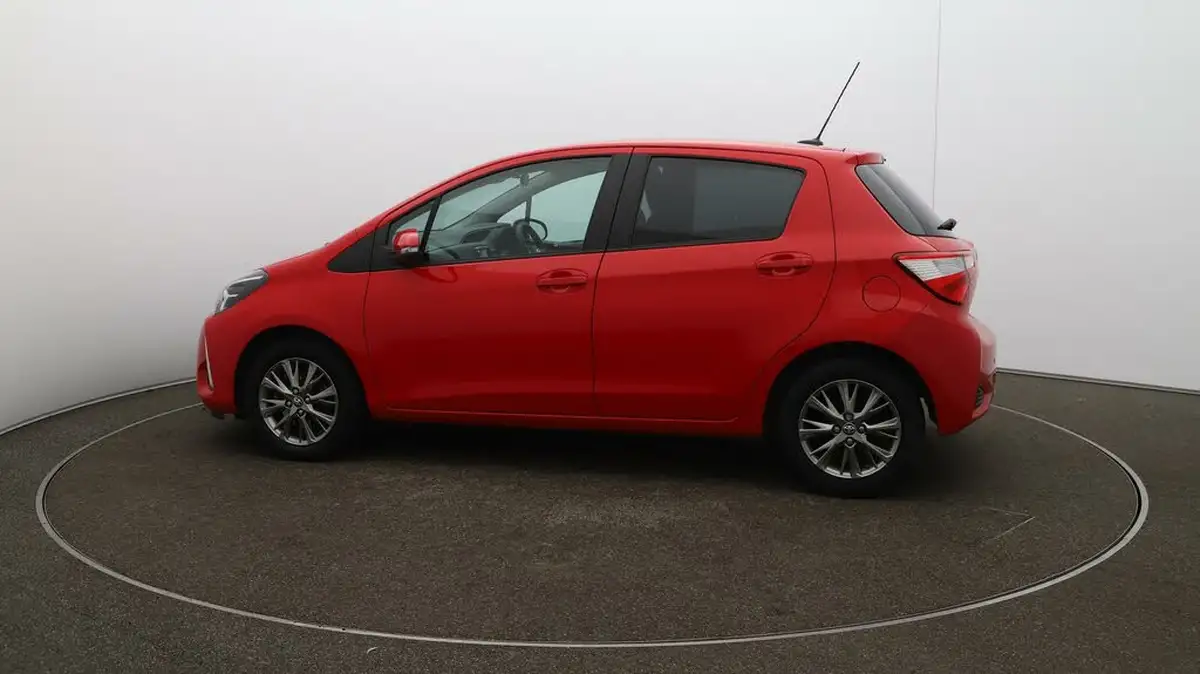 2018-toyota-yaris-15-vvt-i-icon-111bhp-1497cc-big-55