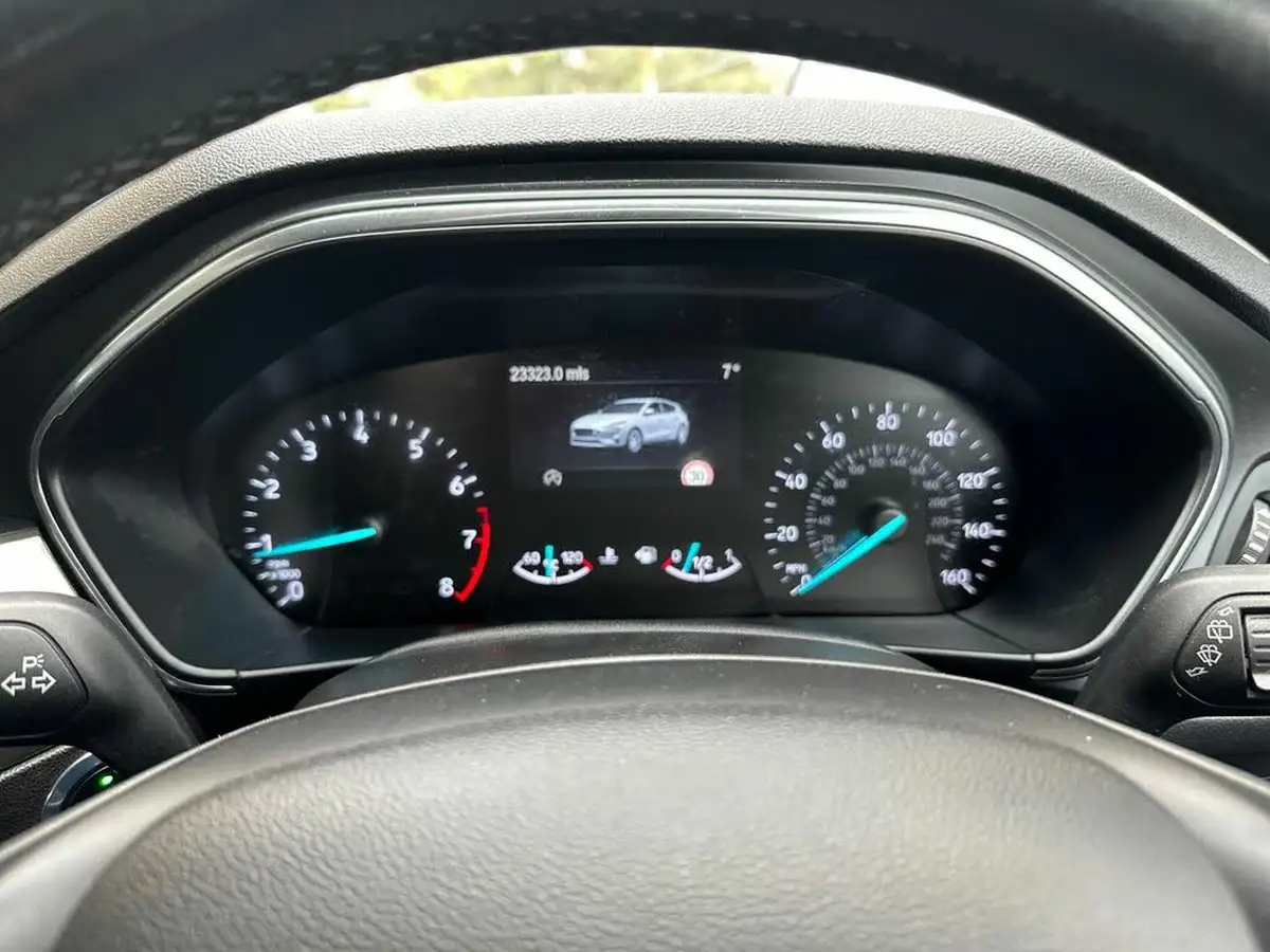 2019-ford-focus-10t-titanium-hatchback-big-17