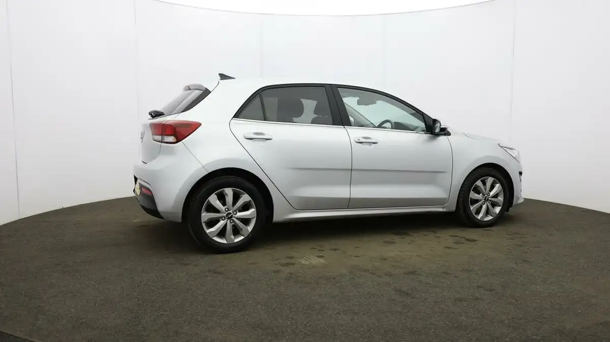 2022-kia-rio-10-t-gdi-3-big-54